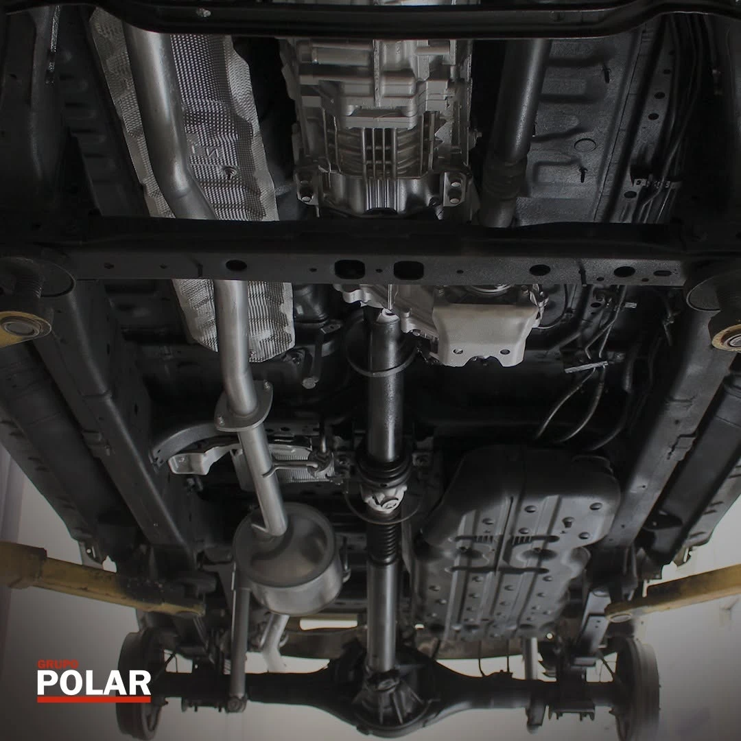 Chasis vehicular con tratamiento de undercoating negro mate aplicado en Grupo Polar